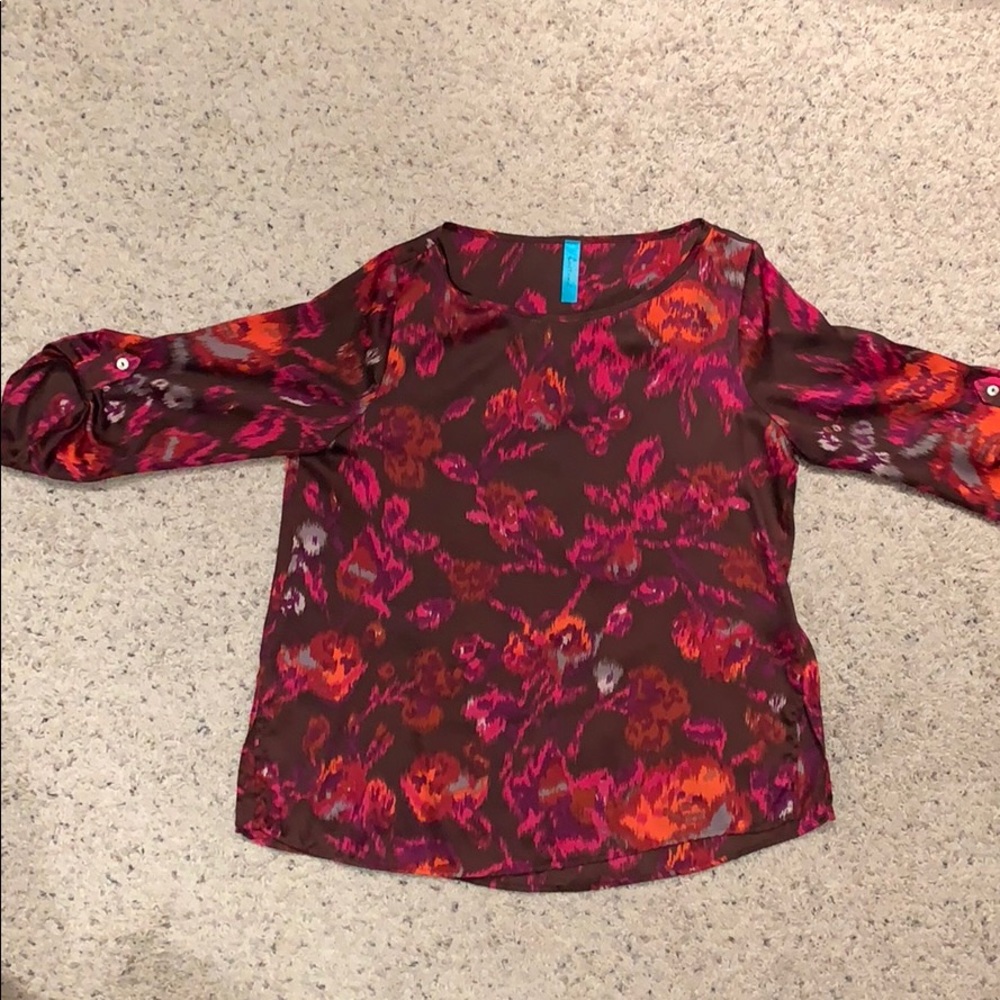 Beautiful flowy top.